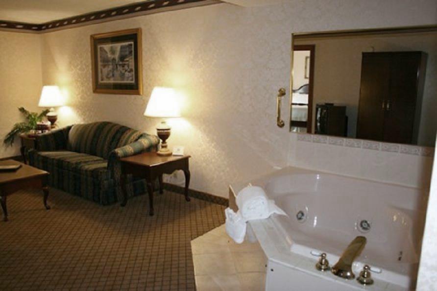 The Plaza Hotel & Suites Winona Phòng bức ảnh